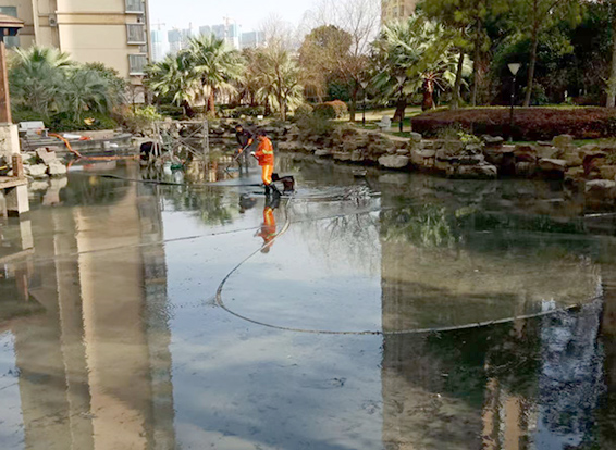 碧江景观池淤泥清理